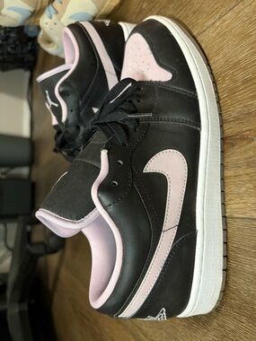 Men’s Nike Air Jordan 1 Low SE in the "Black Iced Lilac"